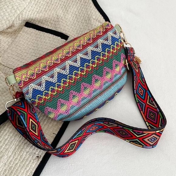 New Boho Style Tassel Fanny Pack Colorblock Crossbody Shoulder Bag NWT Aztec - Picture 7 of 16